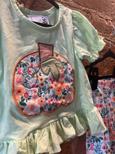 Load image into Gallery viewer, Florals &amp; Pumpkin Set