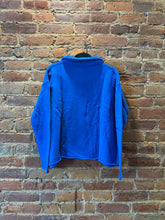 Load image into Gallery viewer, The Henley Pullover in BLUE