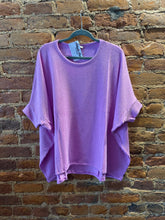 Load image into Gallery viewer, The Airflow Top in SPRING VIOLET