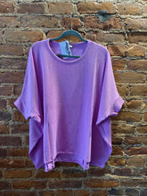 Load image into Gallery viewer, The Airflow Top in SPRING VIOLET