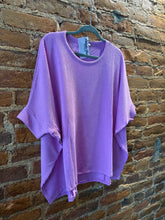 Load image into Gallery viewer, The Airflow Top in SPRING VIOLET
