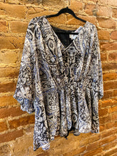 Load image into Gallery viewer, The Paisley Print Top