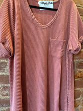Load image into Gallery viewer, The Pocket RIbbed Top in RUST