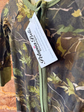 Load image into Gallery viewer, Camo Bamboo Zip up