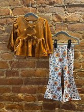 Load image into Gallery viewer, The Golden Floral Set